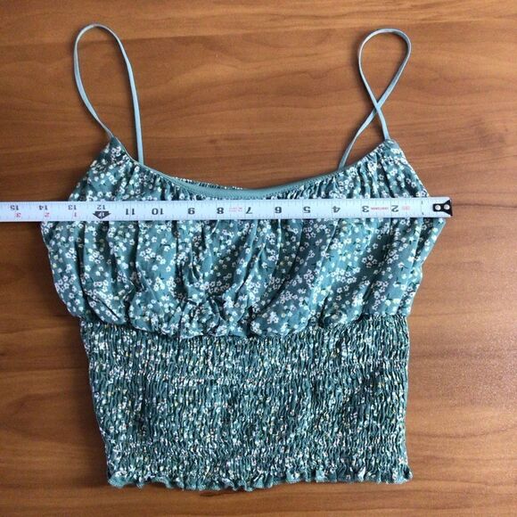 Women’s Green Floral Justify Spaghetti Strap Cinched Blouse Size Medium - Picture 5 of 6